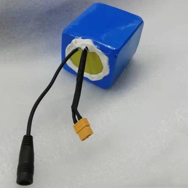 12 Volt 10ah μπαταρία λιθίου 18650 3κύτταρα σε σειρά με βύσμα εκφόρτισης XT60