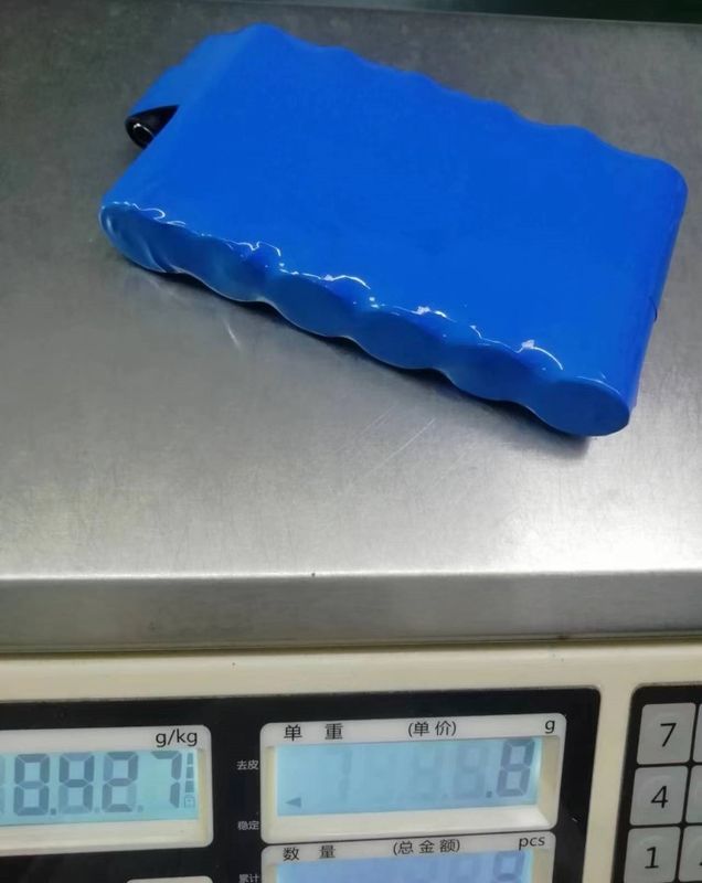 Προσαρμοσμένο 11.1v 10ah μπαταρία πακέτο 6pcs 21700 μπαταρία ιόντων λιθίου σε μια γραμμή με DC 5521 γυναίκα